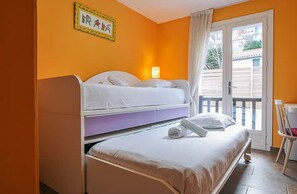 4 Schlafzimmer, Schreibtisch, Bügeleisen/Bügelbrett, WLAN