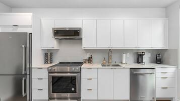 Classic Apartment | Private kitchen | Fridge, microwave, oven, stovetop