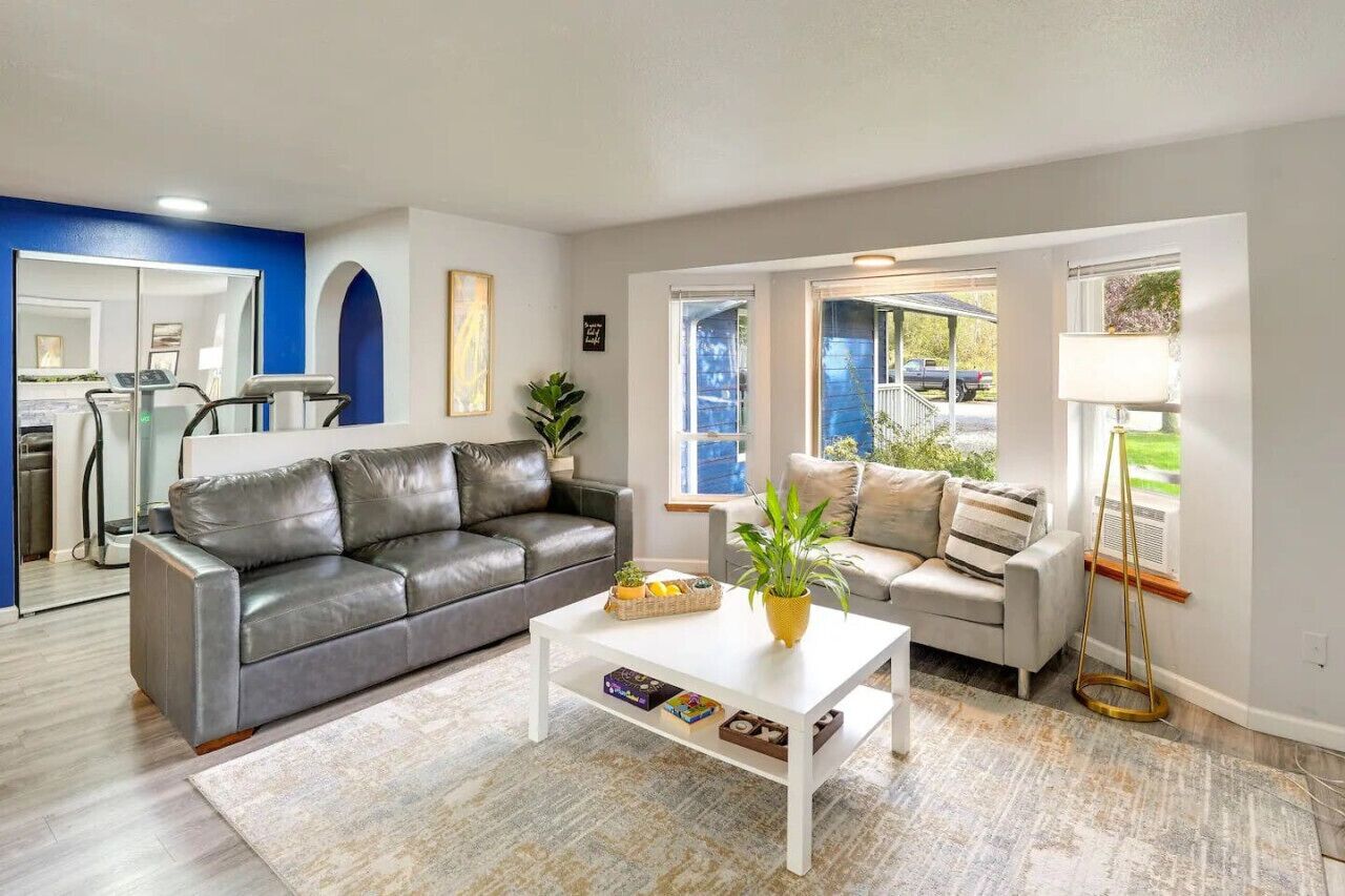 198) Perfect for larger families + Hot Tub!