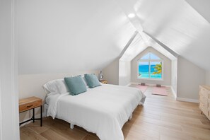 7 bedrooms, desk, iron/ironing board, travel crib