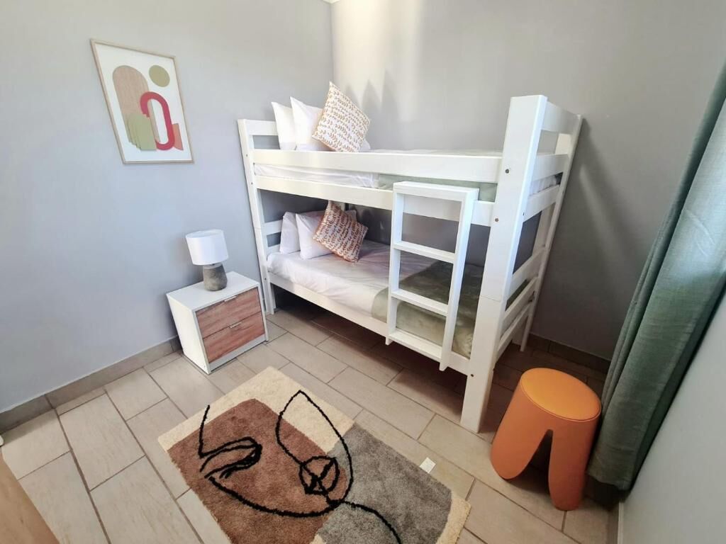 2 habitaciones, tabla de planchar con plancha, cuna de viaje y wifi 