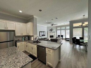 Interior - New Spacious 5-bedroom Home for Large Family (Garland)