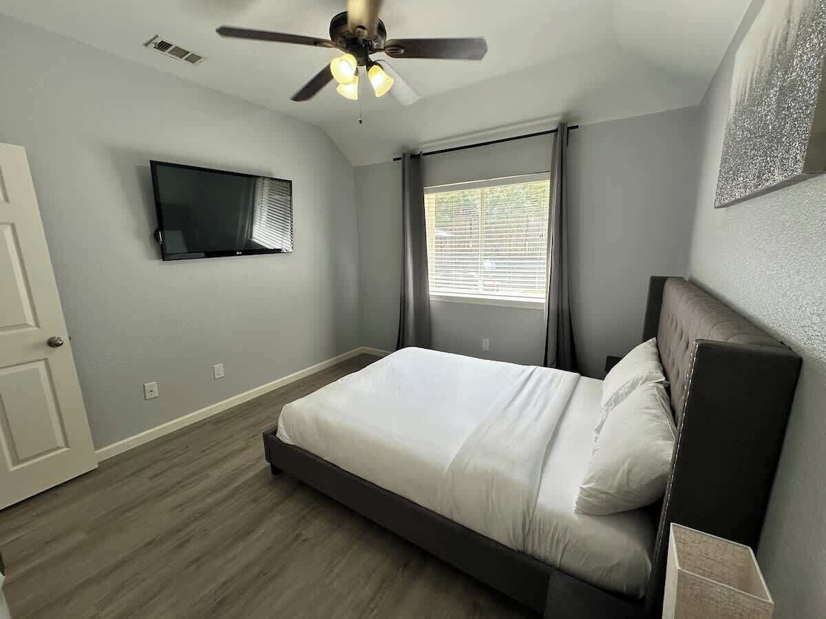 5 soverom, strykejern/-brett, reiseseng for barn og wi-fi (inkludert)