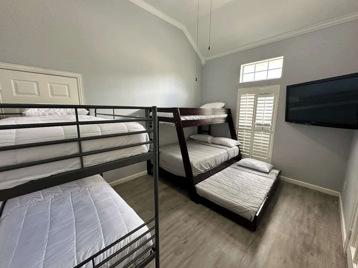 5 Schlafzimmer, Bügeleisen/Bügelbrett, Reisekinderbett, kostenloses WLAN