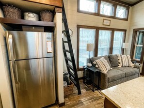 Interior - The Honeysuckle House - Tiny House, BIG Living! (Tracy City)