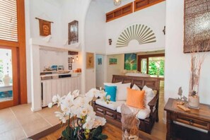 Interior - Los Cajuiles (La Romana)