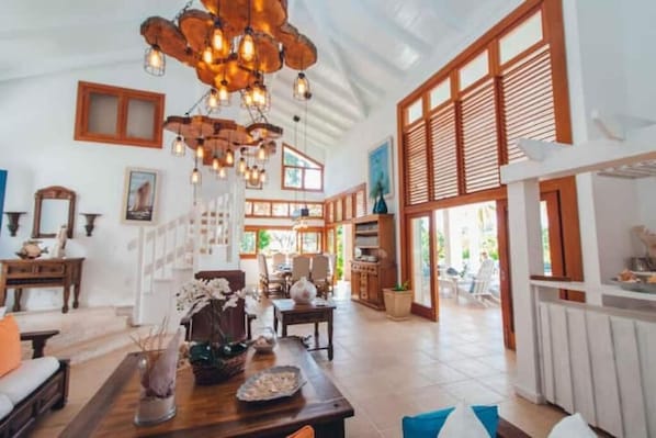 Interior - Los Cajuiles (La Romana)