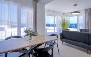 43-inch Smart TV with satellite channels, heated floors - Exclusive Seafront Suites with hot tub (Jelsa)