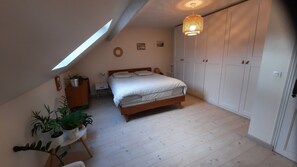 3 chambres, fer et planche Ă repasser, Wi-Fi, draps fournis