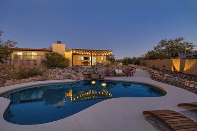 Discover Oro Valley, just a quick 18-min drive from University of Arizona