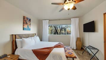 4 chambres, bureau, fer et planche à repasser, lit parapluie