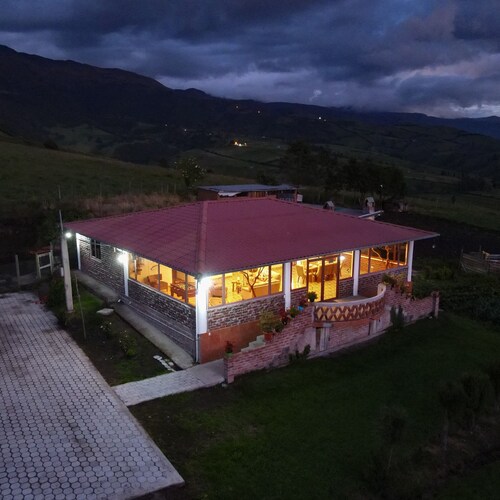 Casa Vacacional con Vista al Chimborazo en Chambo