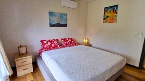 3 bedrooms, bed sheets