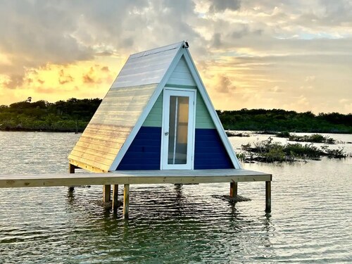 Beachfront Cabin #2/Free Breakfast/120SF