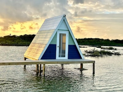 Beachfront Cabin #2/Free Breakfast/120SF