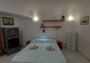 2 habitaciones, caja de seguridad en la habitación y escritorio