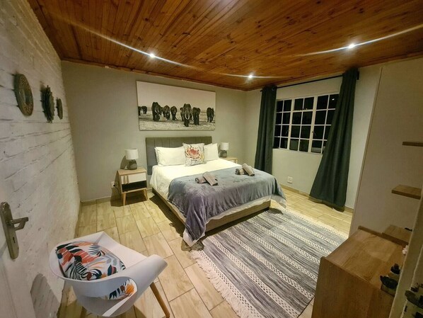 3 bedrooms, iron/ironing board, travel crib, WiFi - Wild Paradise Flat in Port Elizabeth (Theescombe)