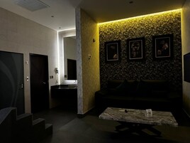 Espacio para trabajar con laptop, wifi gratis y ropa de cama 