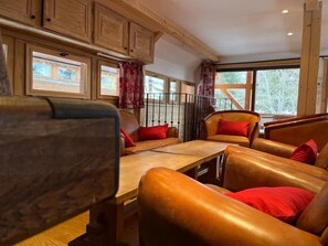 Interior - Beau Chalet à 2050m Daltitude et à Côté des Pistes (La Plagne-Tarentaise)