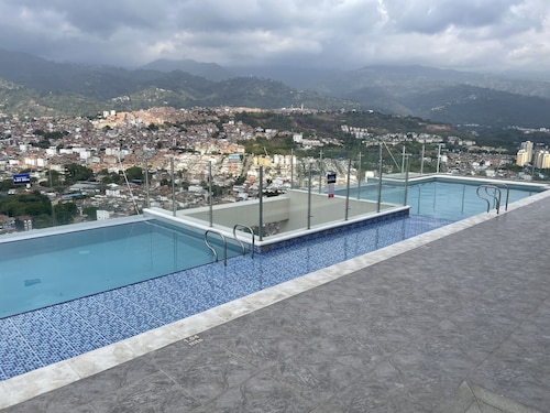 Acogedor Apartamento Cerca de Clínica en F/blanca