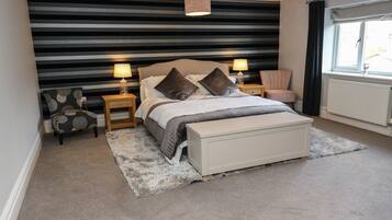 4 bedrooms, individually decorated, individually furnished, free WiFi