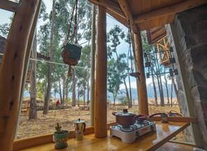 Cookware/dishes/utensils - Cabaña Maras Peru (Maras)