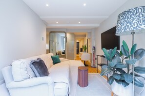 2 chambres, fer et planche à repasser, accès Internet, draps fournis