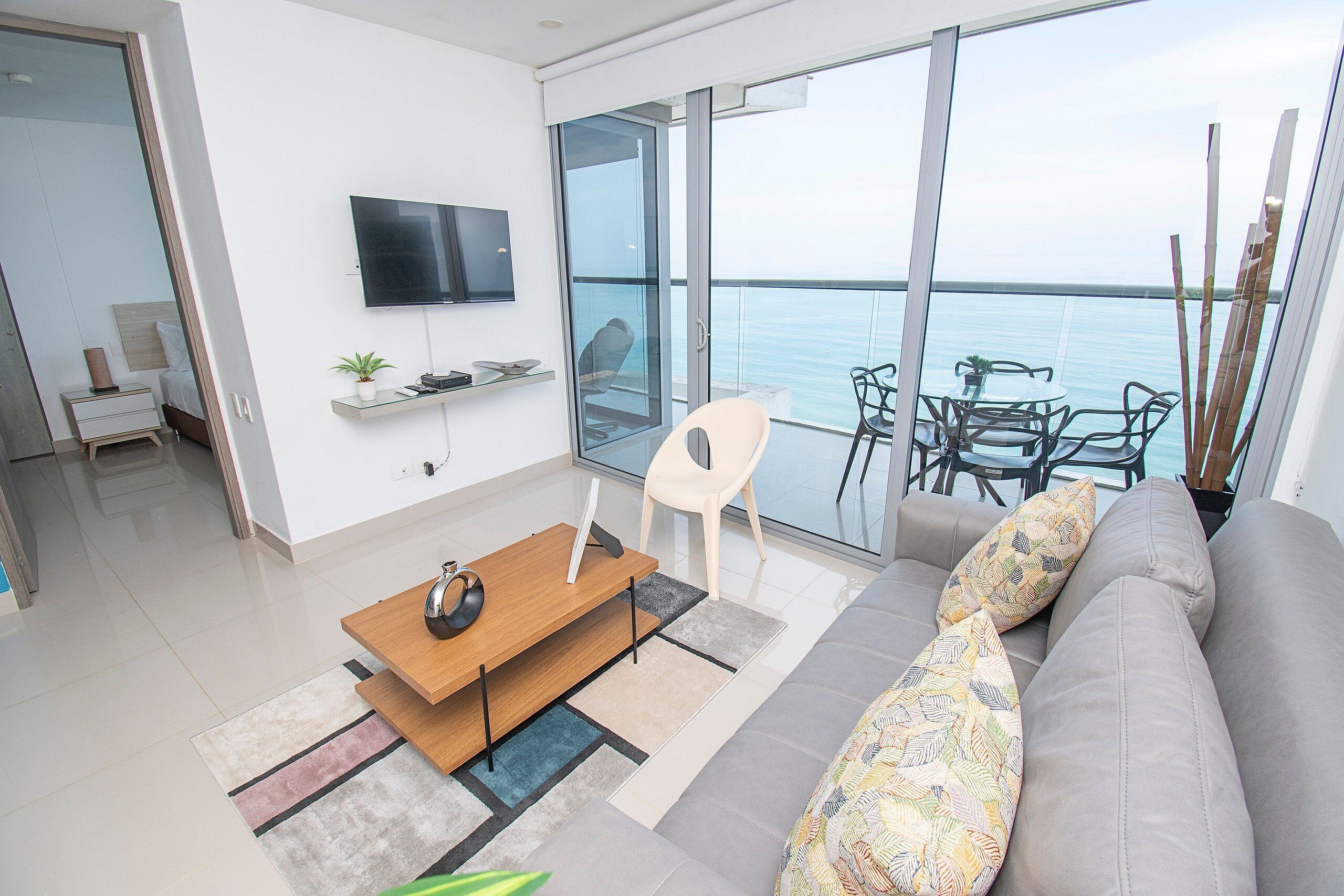 Basic Apartment | Living area