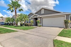 Exterior - 4 BD/ 2 BA/ Hampton Lakes (168 EA) (Davenport)