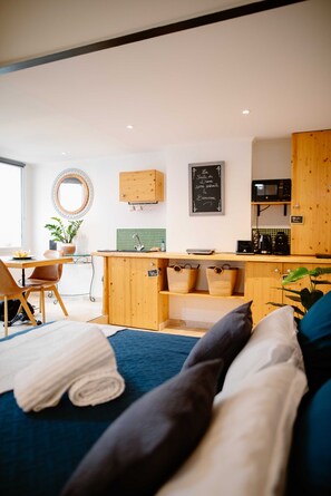 In-room safe, free WiFi, bed sheets