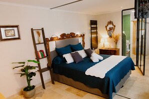 In-room safe, free WiFi, bed sheets