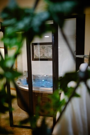 Shower, hair dryer, towels - Suite de Diane Jacuzzi - Première conciergerie (Nîmes)