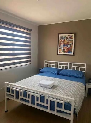 2 bedrooms, iron/ironing board, WiFi, bed sheets - The Doll House 2.0 (Abucay)