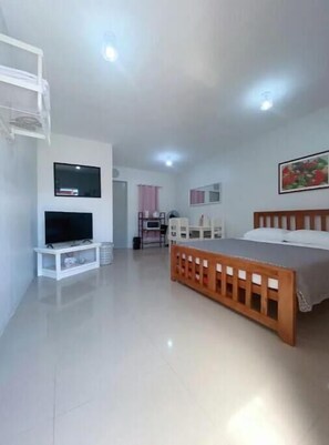 1 bedroom, iron/ironing board, WiFi, bed sheets