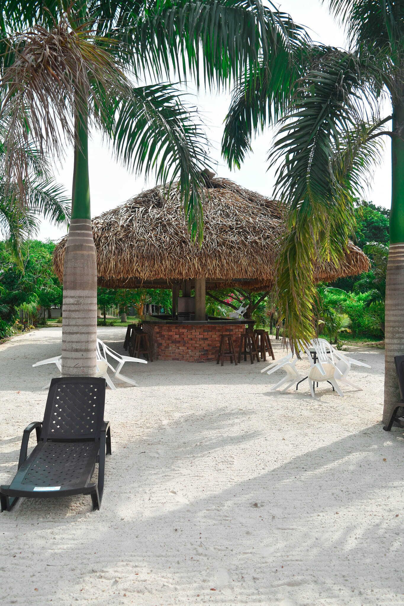 2 barer/lounger og strandbar