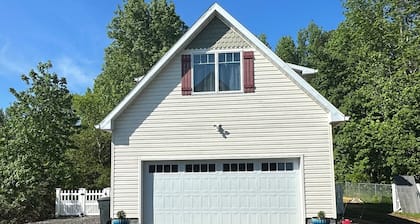 Farmhouse Charm Woolford Studio Apt. w/ Amazing Eastern Shore Sunrise & Sunsets