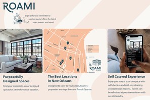 En hotellobby från Roami med en modern design, en karta som visar hotellets läge i New Orleans och en smartphone som visar ett bokningsgränssnitt.