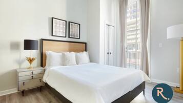 Laptop workspace, iron/ironing board, free WiFi, bed sheets