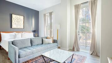 Laptop workspace, iron/ironing board, free WiFi, bed sheets