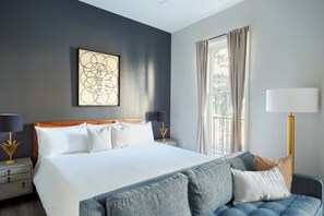 Laptopgeeigneter Arbeitsplatz, Bügeleisen/Bügelbrett, kostenloses WLAN