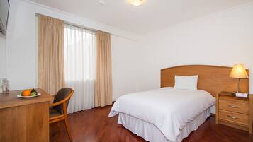 Basic Room, 1 Twin Bed | Premium bedding, desk, free WiFi, bed sheets
