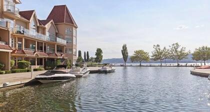 Sunset Waterfront Resort 9. Luxury Lakeside, Stunning 3 bed/2bath Kelowna Condo.