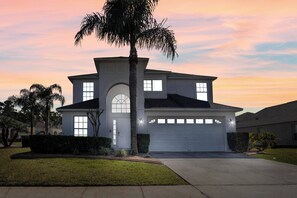 Exterior - 6 Bedrooms/ 3.5 Bathrooms/ Lake Berkley (4700 PL) (Kissimmee)