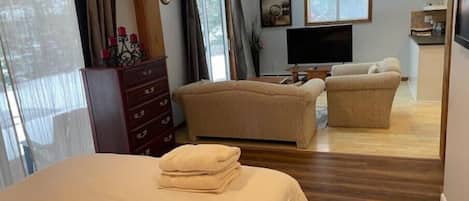 1 chambre, coffres-forts dans les chambres, fer et planche à repasser