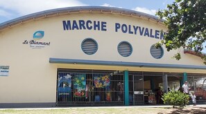 Exterior - BEACHFRONT Guests SUITE with BREAKFAST area and Private and Secured PARKING (Le Diamant)