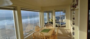 Charming 1-bedroom cabin in Lincoln City with WiFi access