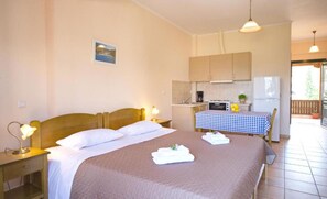 6 bedrooms - Porto Nirikos Lefkada - Private Parking (Lefkada)