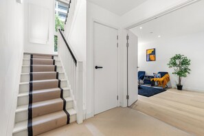 Interior - Experience the vibrant heart of London from our stylish 2 bedroom apartment. (London)