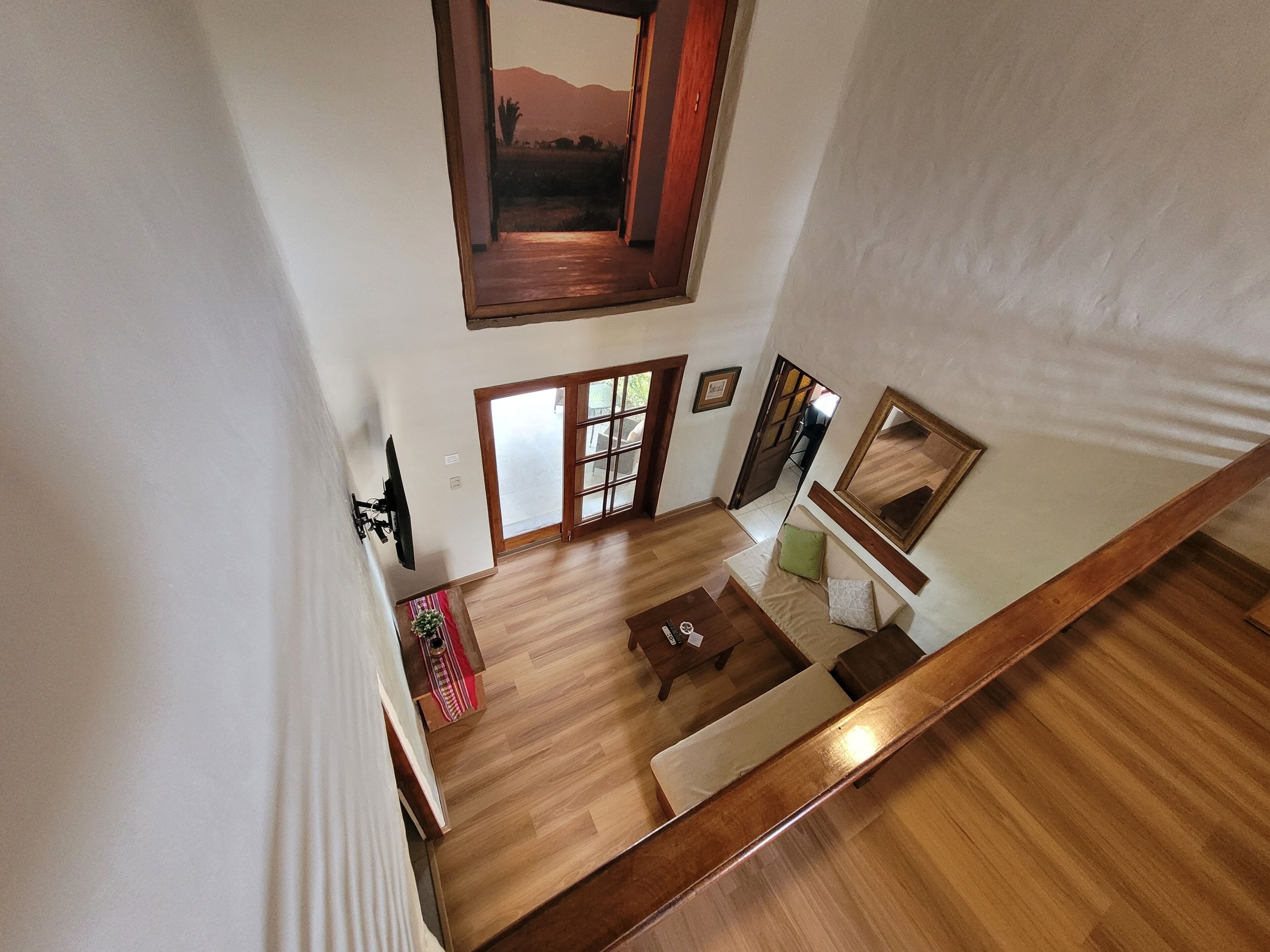 Télévision, baby-foot, table de tennis de table