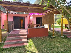 Outdoor dining - Double #A5 | Bungalows de Casa Verde | Garden View (Mala)